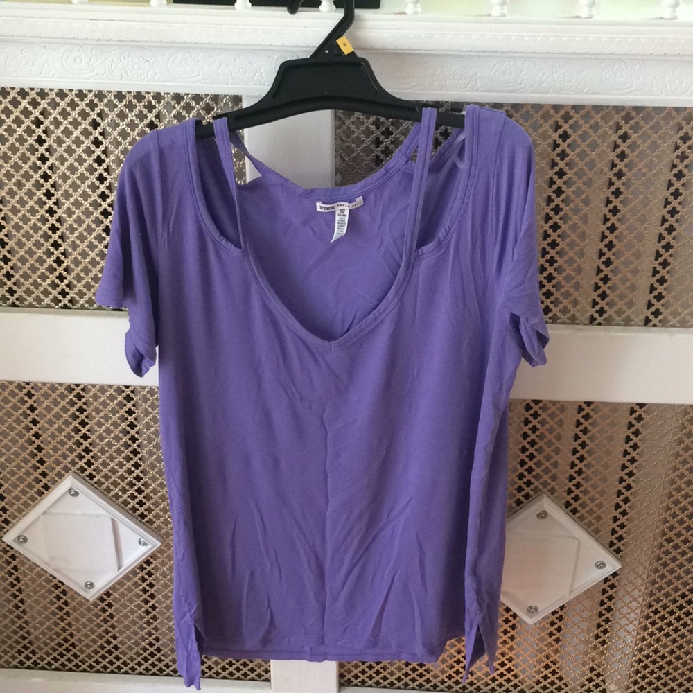 Pink by VS V-Neck Shirt Size Small